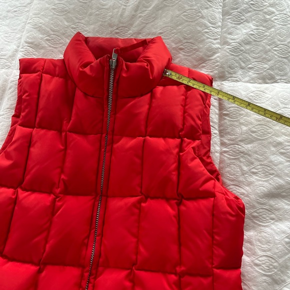GAP Bright Red Women's Quilted Down Vest size small - Picture 5 of 12
